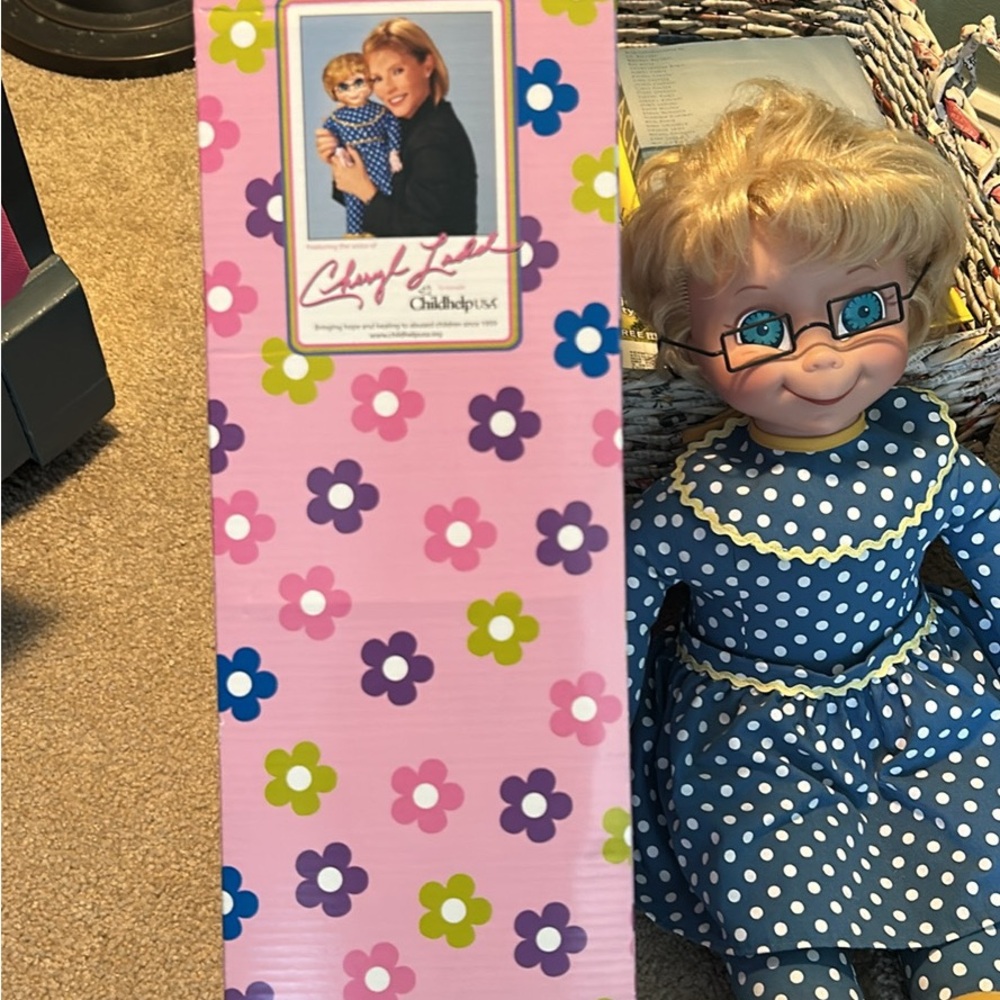 Vintage Collectible! Mrs. Beasley Talking Doll (Cheryl Ladd) - Picture 2 of 7